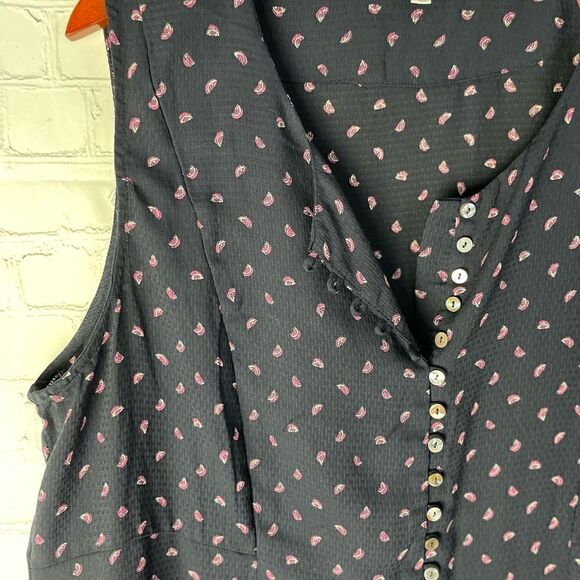 Q&A Sleeveless Blouse 1X  - Picture 9 of 14